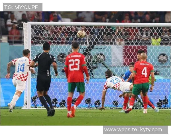 里德强调防守是球队核心特质训练中需不断磨练以赛场表现为目标 里德强调防守是球队核心特质训练中需不断磨练以赛场表现为目标